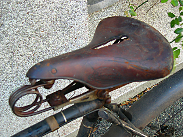 Byciclettes anciennes scelle cuir